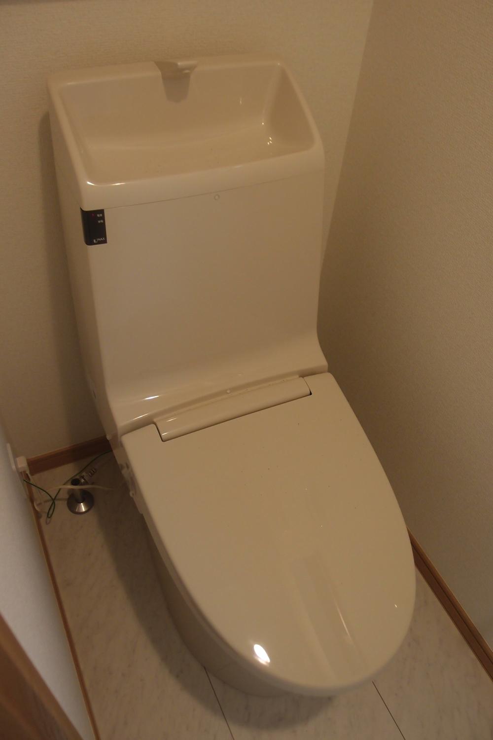 Toilet. 1 floor toilet (July 2013) Shooting