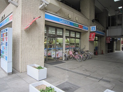 Convenience store. Lawson Saitama shore-cho, chome store up (convenience store) 165m