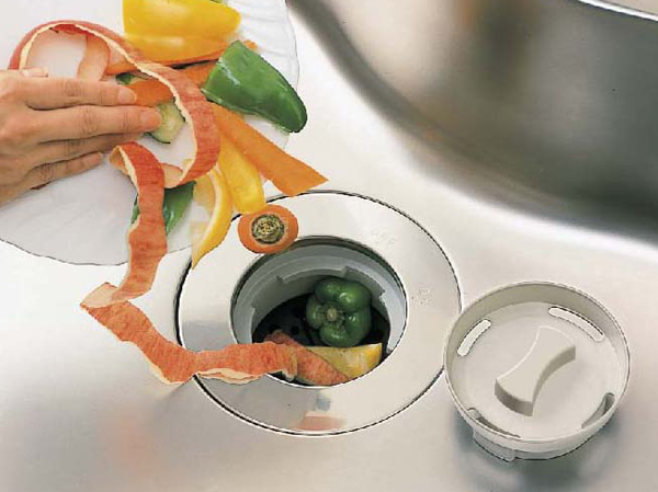 Kitchen.  [disposer] Disposer to simplify the processing of garbage. Since crushing the garbage in the sink under, And it reduces the time and effort to reduce the amount of garbage. (Same specifications)