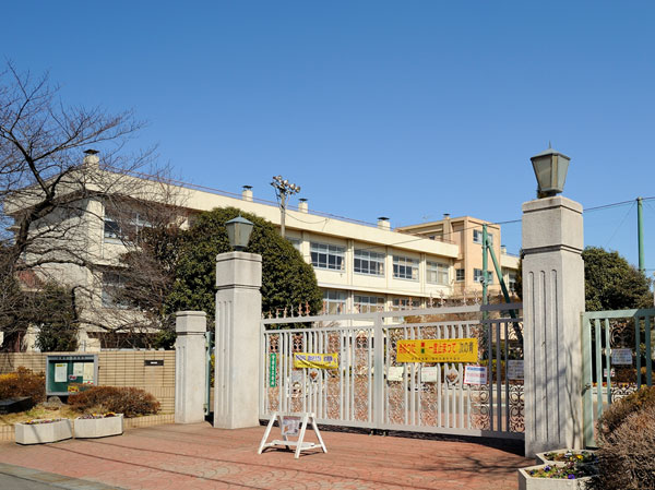 Surrounding environment. Kitaurawa elementary school (6-minute walk ・ 440m)