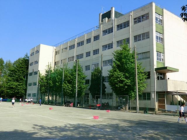Junior high school. 784m until the Saitama Municipal Kizaki junior high school