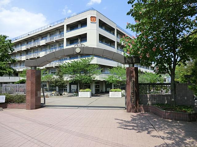 Junior high school. 550m until the Saitama Municipal Ohara junior high school
