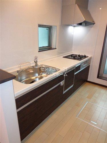 Kitchen. Glance is recommended for self-contained kitchen to those who are worried