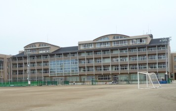 Junior high school. 863m until the Saitama Municipal Urawa junior high school (junior high school)