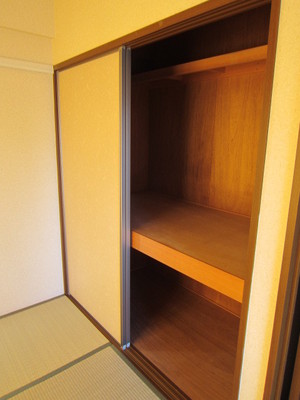 Other Equipment. Japanese-style storage