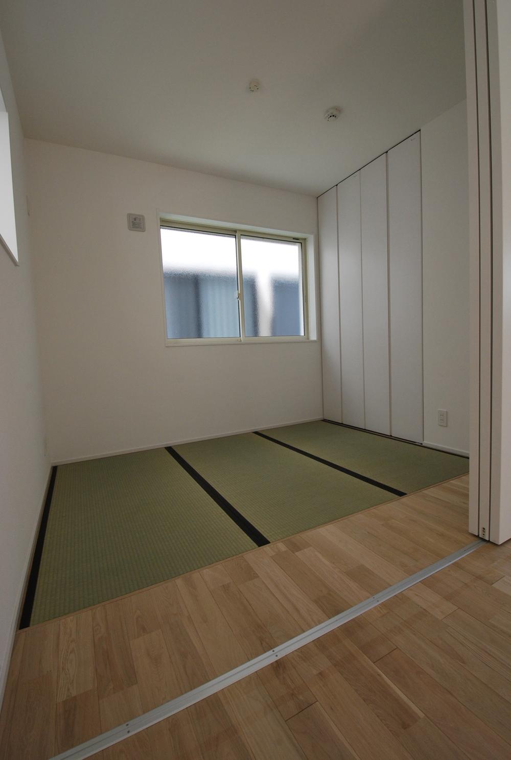Non-living room. Also equipped with tatami space
