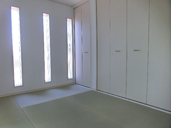 Living. Detached interior introspection Pictures - Living first floor 6-tatami mat Japanese-style room. Fashionable rhythmically arranged window