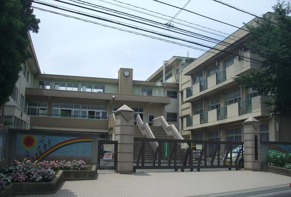 Primary school. 460m to Daito elementary school