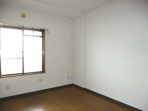 Other room space. Perfect for the main bedroom ・  ・  ・ 5.5 Pledge of Western-style