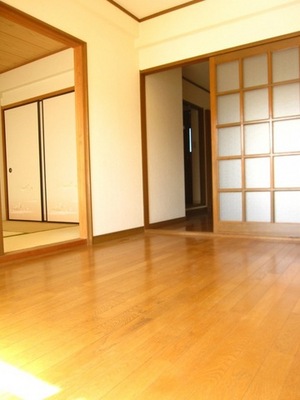 Living and room. 7.5 tatami LDK