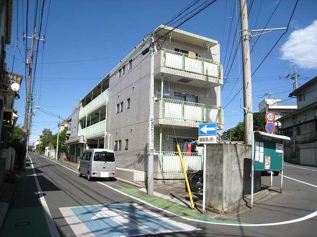 Local appearance photo.  ◆ "Kitaurawa" is a very convenient location of the station a 5-minute walk.