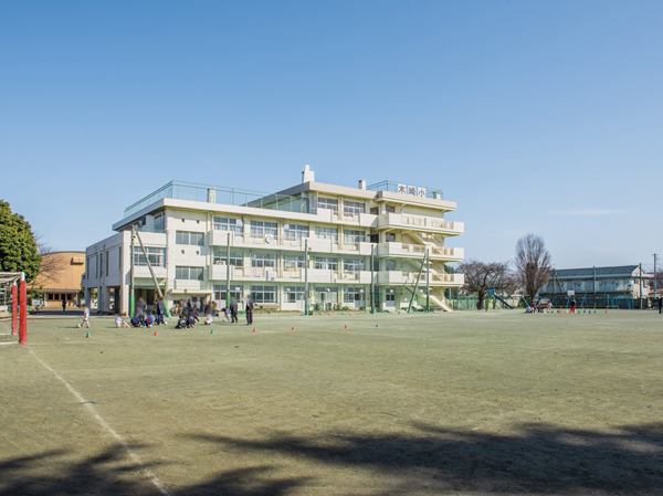 Surrounding environment. Kizaki elementary school (11 minutes' walk / About 870m)