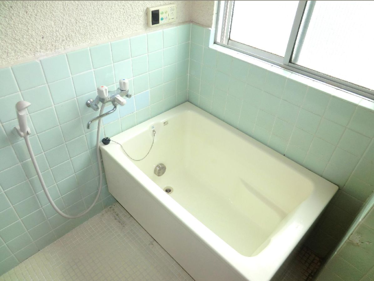 Bath.  ☆ Convenient is with additional heating hot water supply!  ☆