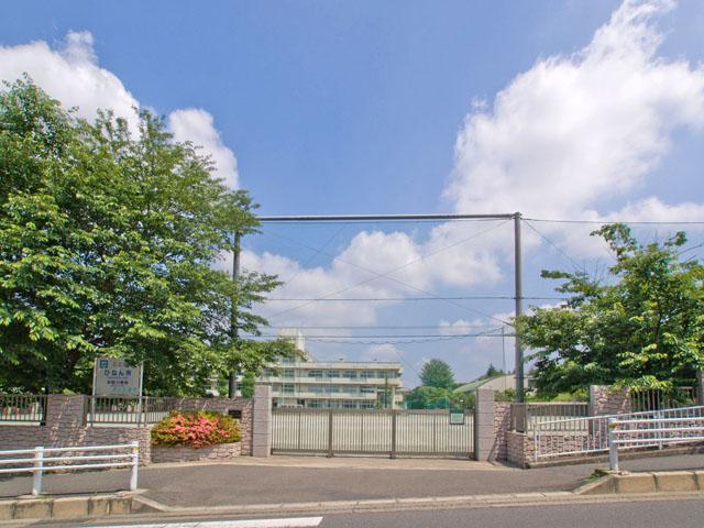 Primary school. 880m to Saitama City Nakamachi Elementary School