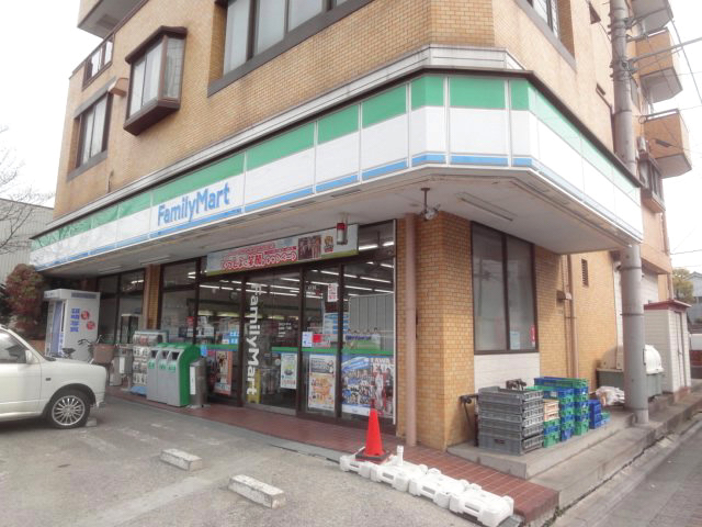 Convenience store. FamilyMart Daitakubo-chome store up (convenience store) 324m