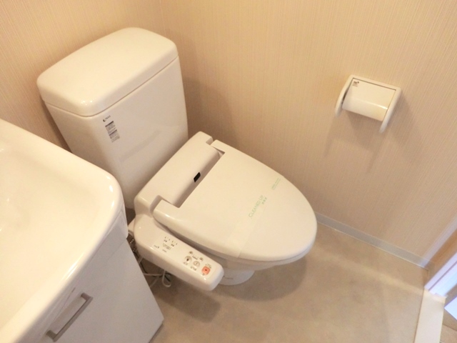 Toilet.  ☆ With Washlet ☆ 