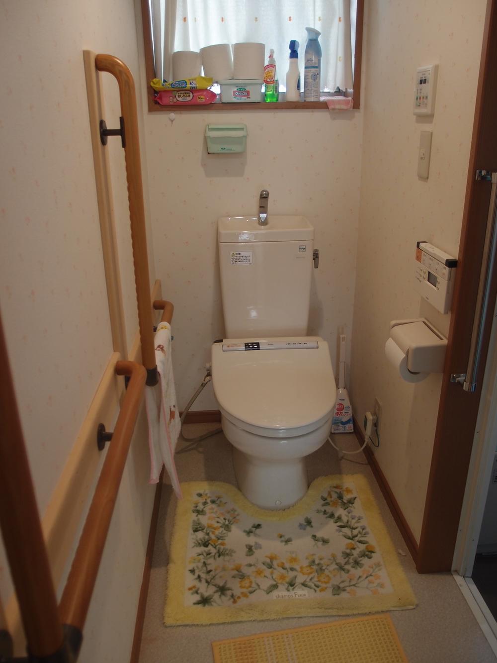 Toilet. Indoor (September 2013) Shooting