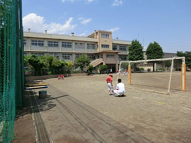 Primary school. Kitaurawa 120m up to elementary school
