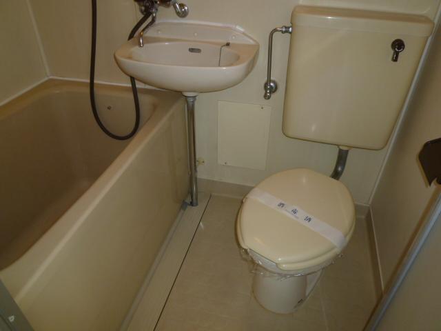 Bath. bus ・ Toilet (same type)