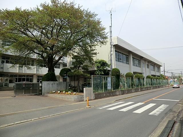 Junior high school. It is a good junior high school of 980m living environment to Chiyoda Junior High School