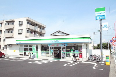Convenience store. FamilyMart Sakado Minamicho store up (convenience store) 126m