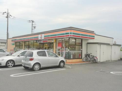 Convenience store. Seven-Eleven Sakado Izunoyama store up (convenience store) 646m