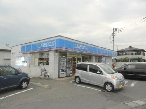 Convenience store. 700m until Lawson Sakado Kamiyoshida store (convenience store)