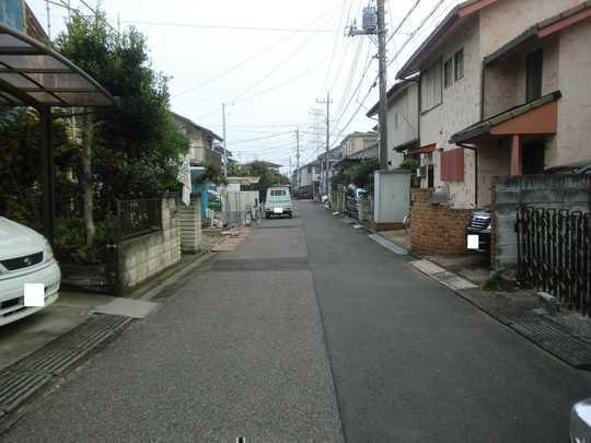 Local photos, including front road. Frontal road
