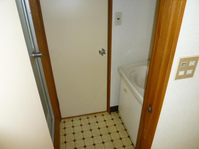 Washroom. Washroom