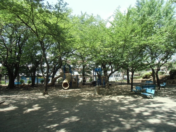 park. 300m until Ashiyama park (park)