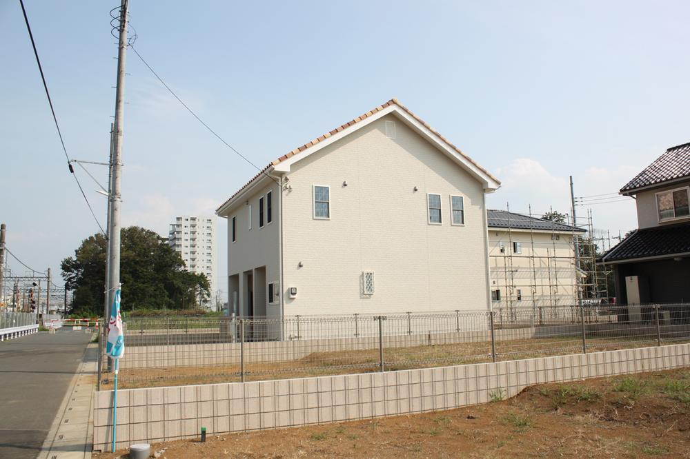 Local appearance photo. Shooting from the building west