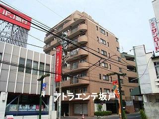 Local appearance photo. Local (10 May 2013) Shooting