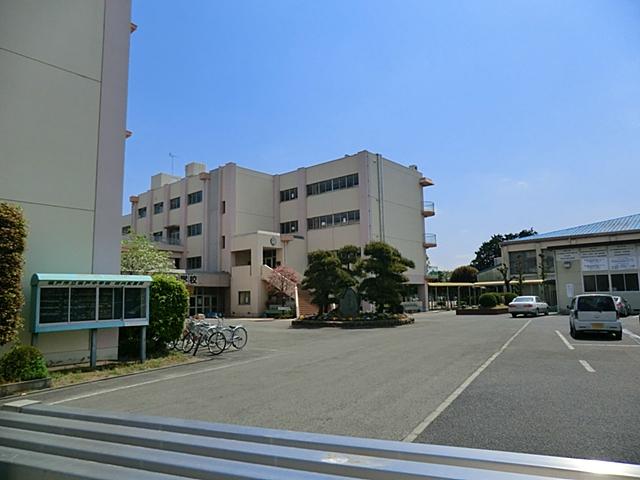 Junior high school. Sakado 1170m until junior high school
