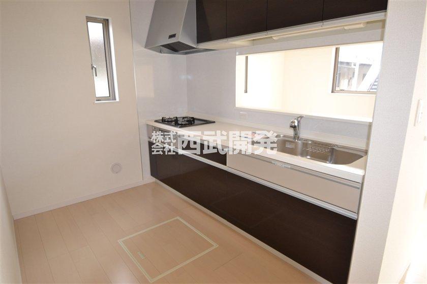 Kitchen. Local (12 May 2013) Shooting