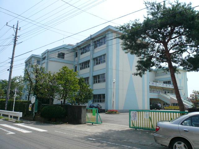 Primary school. 840m to Chiyoda elementary school