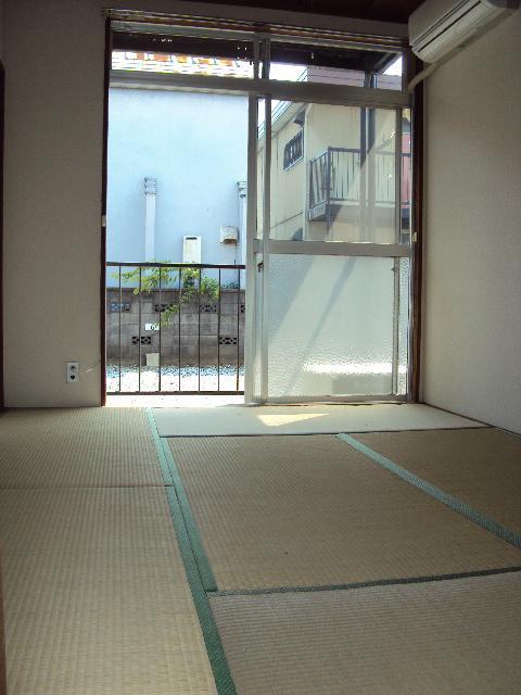 Living and room. Japanese-style room 6 quires