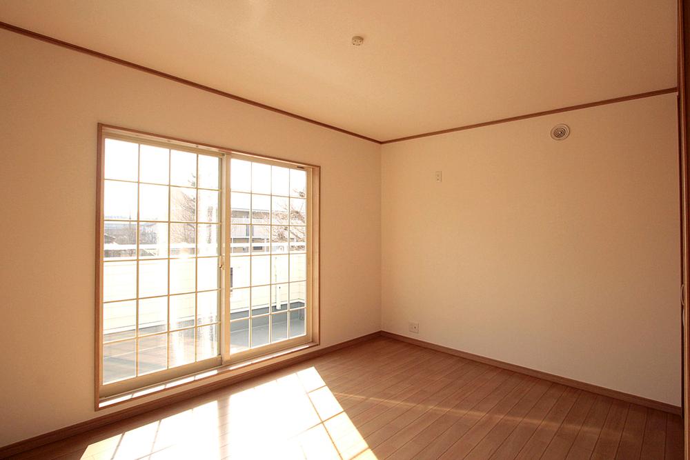 Non-living room. Balcony and spacious is outside of the good per positive Western-style. (6 Building)