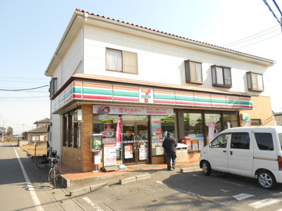 Convenience store. 605m to Seven-Eleven (convenience store)