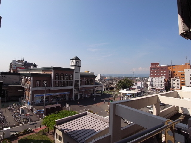 View. In front Sakado Station 1-minute walk