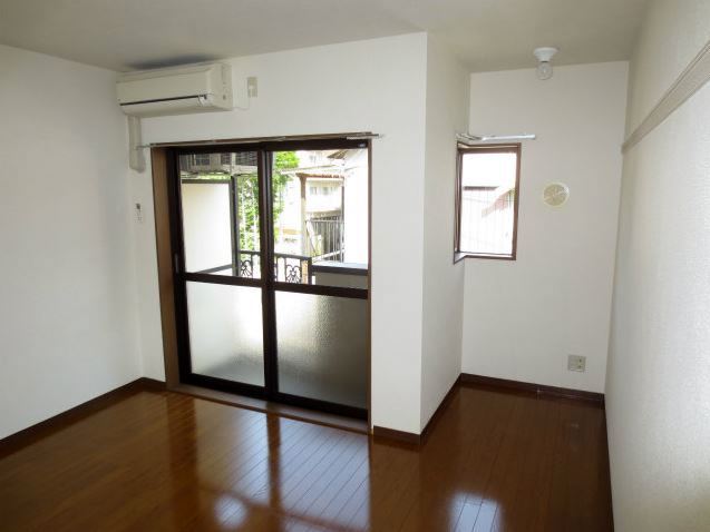 Living and room
