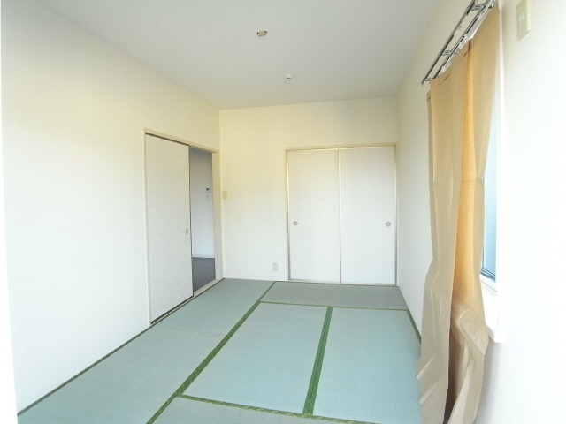 Other room space. Japanese-style room 6 quires