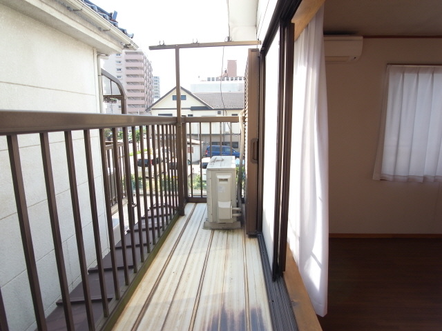 Balcony. East side