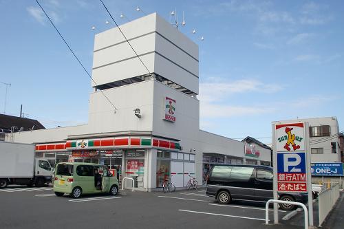 Convenience store. Thanks Sakado Chiyoda store up (convenience store) 378m