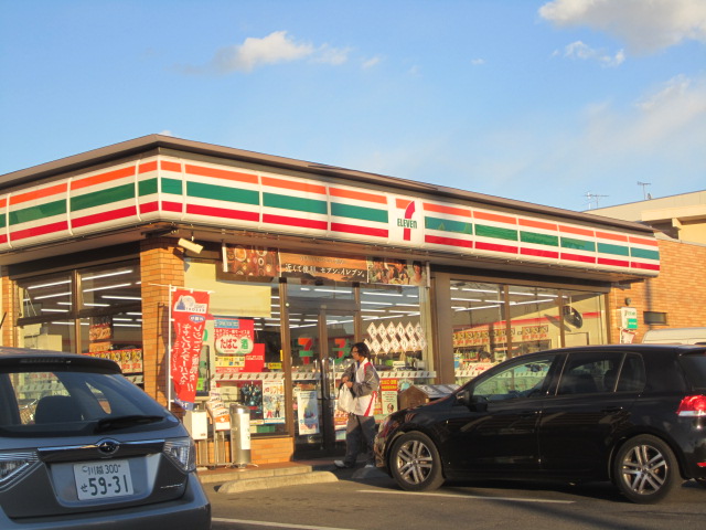 Convenience store. Seven-Eleven Sakado Yahata store up (convenience store) 726m