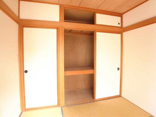 Receipt. Japanese-style room Closet Upper closet