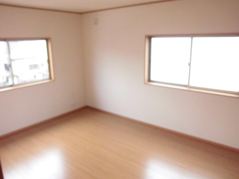 Non-living room.  ☆ Building 2 2 Kaiyoshitsu ☆ 2 Kaiyoshitsu is 8.75 Pledge. Spacious and is a two-sided lighting also good per yang. 