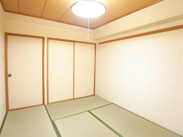 Other room space. Japanese-style room 6 quires