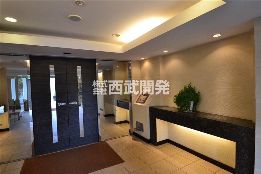 Entrance. Local (June 2013) Shooting