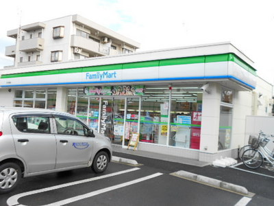 Convenience store. 50m to Family Mart (convenience store)