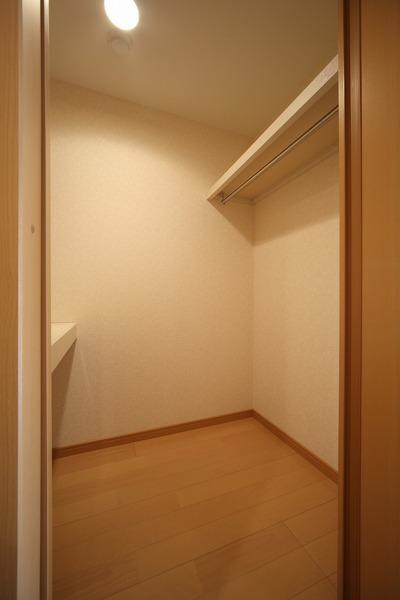 Other Equipment. Walk-in closet (image)